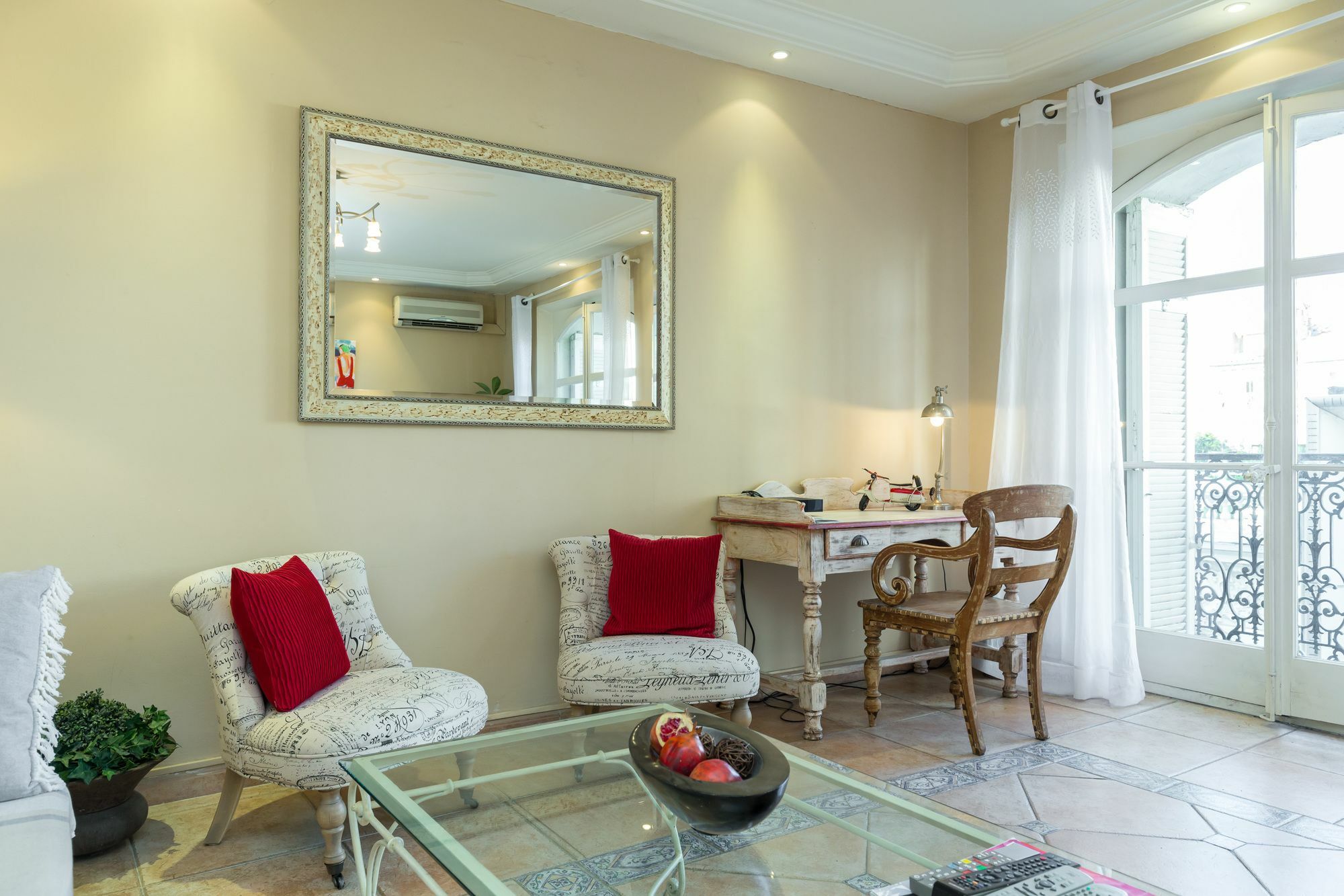Lovely 2 Bed 2 Bath Apartment In Cannes On Rue Antibea Easy Walk To The Palais 224 Exterior foto